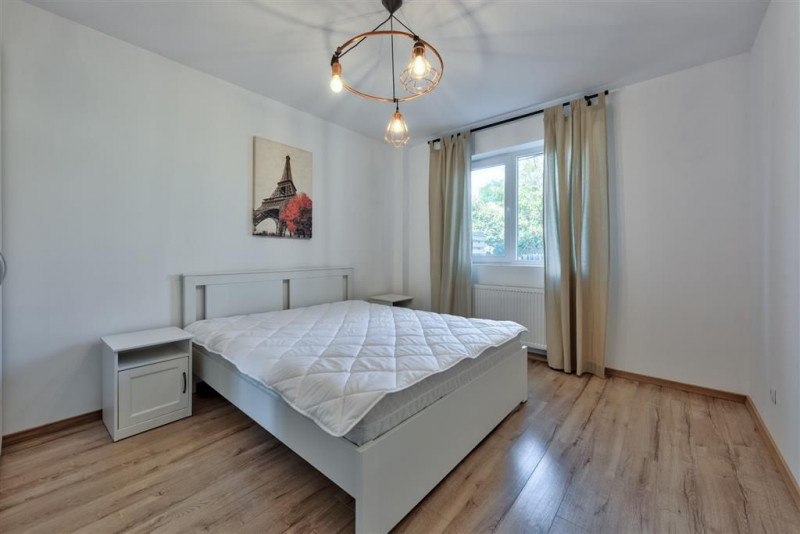 Apartament 3 camere, Strada Arad,  1 Mai - Metrou, 2 locuri de parcare