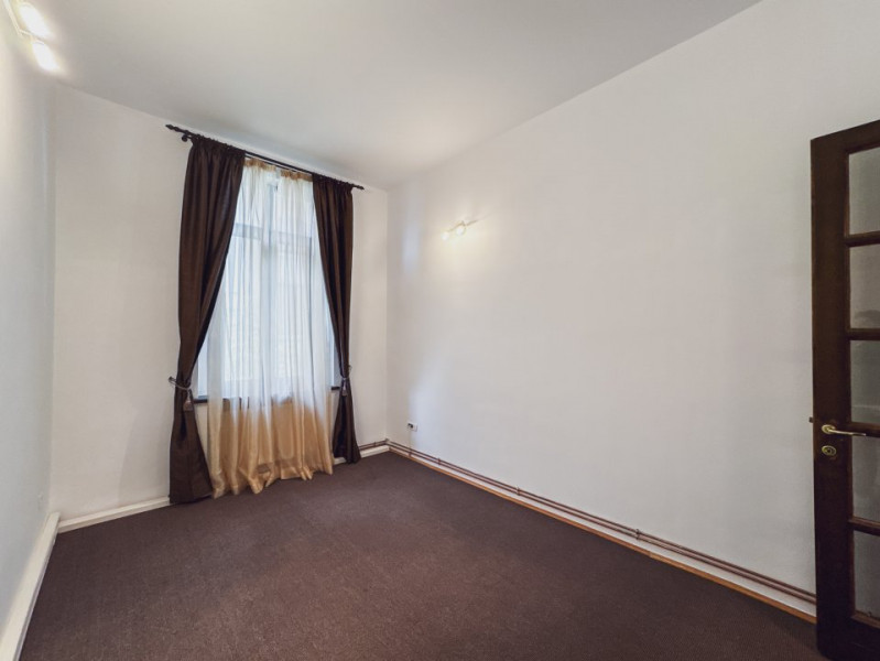 Apartament 5 camere, spațiul de activitate al firmei TALE de langa Parcul Ioanid