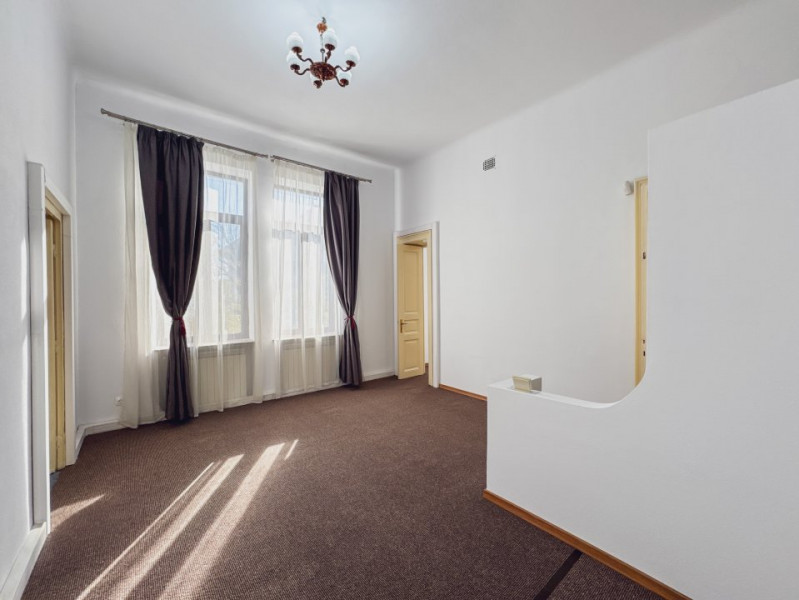 Apartament 4 camere, spațiul de activitate al firmei TALE de langa Parcul Ioanid